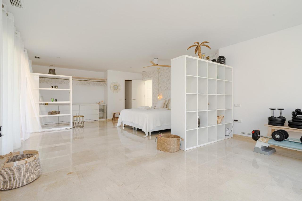 White Bay Villa *