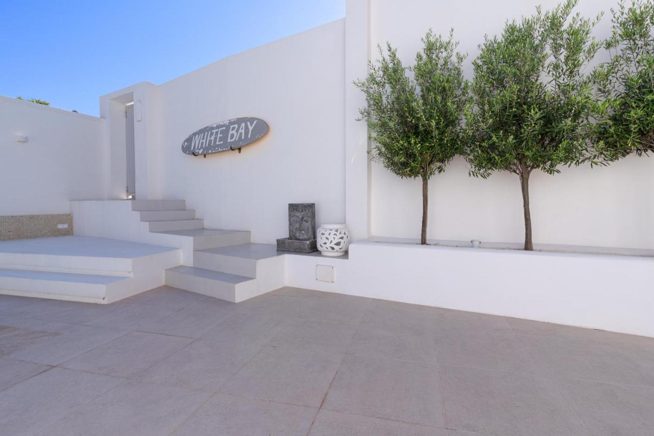 White Bay Villa *